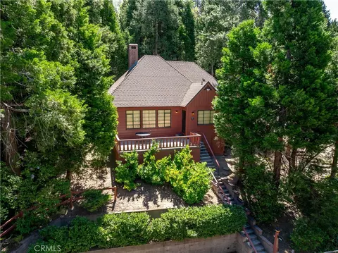 29059 Hook Creek Rd, Cedar Glen, CA 92321