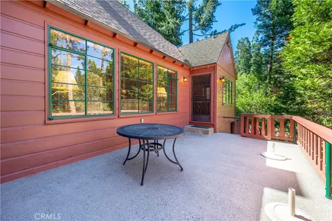Exterior - 29059 Hook Creek Rd, Cedar Glen, CA 92321 photo 4 of 8