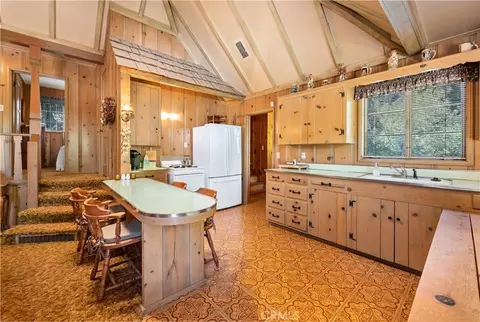 Kitchen - 29059 Hook Creek Rd, Cedar Glen, CA 92321 photo 1 of 6