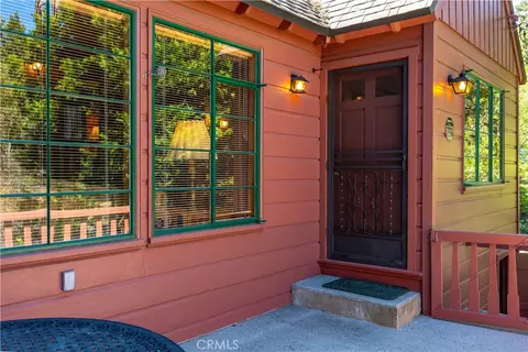 Exterior - 29059 Hook Creek Rd, Cedar Glen, CA 92321 photo 5 of 8