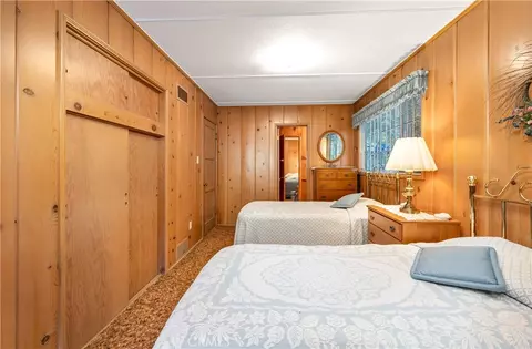 Bedroom - 29059 Hook Creek Rd, Cedar Glen, CA 92321 photo 5 of 5