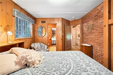 Bedroom - 29059 Hook Creek Rd, Cedar Glen, CA 92321 photo 3 of 5
