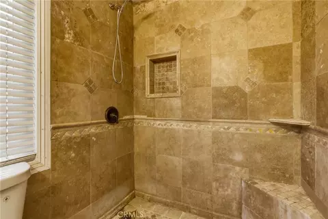 Bath - 3159 Wickham Dr, Riverside, CA 92503 photo 2 of 3