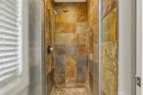 Bath - 3159 Wickham Dr, Riverside, CA 92503 photo 3 of 3