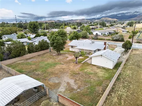 View/Area - 514 E Victory Ave, Banning, CA 92220 photo 2 of 18