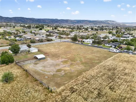 View/Area - 514 E Victory Ave, Banning, CA 92220 photo 11 of 18