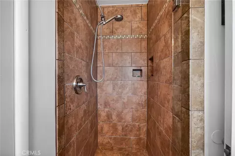 Bath - 514 E Victory Ave, Banning, CA 92220 photo 4 of 4