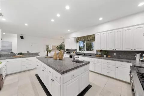 Kitchen - 43110 Palamino Cir, Temecula, CA 92590 photo 4 of 5