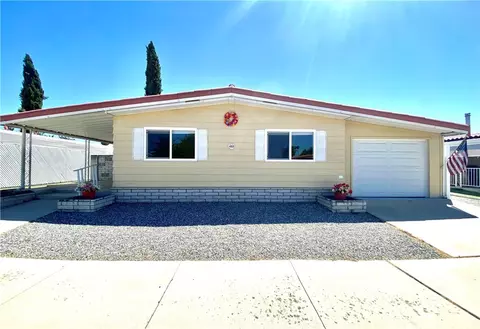 1053 W Johnston Ave, Hemet, CA 92543