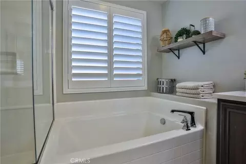 Bath - 1678 Bunnell, Beaumont, CA 92223 photo 5 of 6