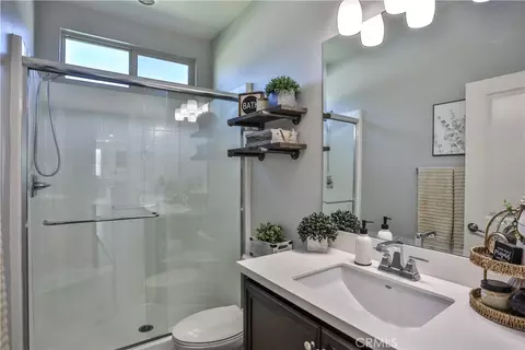 Bath - 1678 Bunnell, Beaumont, CA 92223 photo 1 of 6