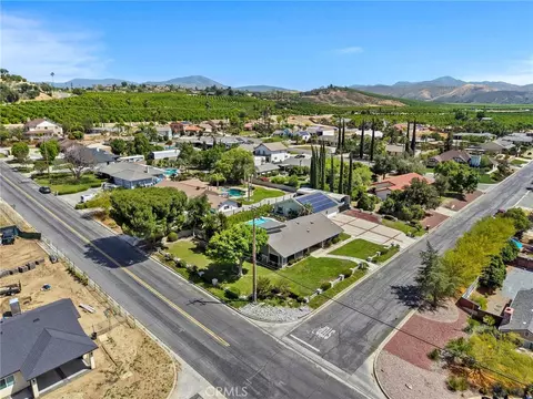 View/Area - 26280 Thacker Dr, Hemet, CA 92544 photo 3 of 5