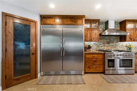 Kitchen - 26280 Thacker Dr, Hemet, CA 92544 photo 11 of 13