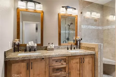 Bath - 26280 Thacker Dr, Hemet, CA 92544 photo 1 of 6