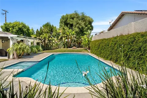 Exterior - 26280 Thacker Dr, Hemet, CA 92544 photo 4 of 15