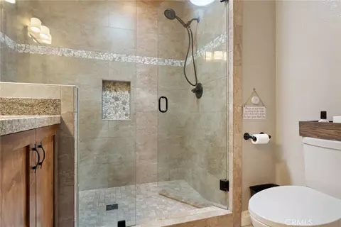 Bath - 26280 Thacker Dr, Hemet, CA 92544 photo 2 of 6