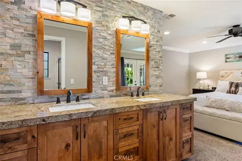 Bath - 26280 Thacker Dr, Hemet, CA 92544 photo 4 of 6