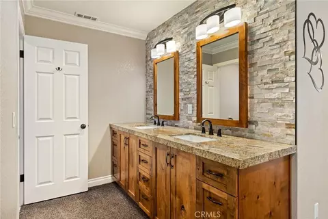 Bath - 26280 Thacker Dr, Hemet, CA 92544 photo 3 of 6