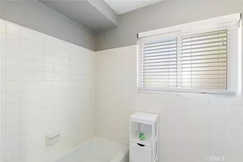 Bath - 40265 Paseo Sereno, Temecula, CA 92591 photo 4 of 4