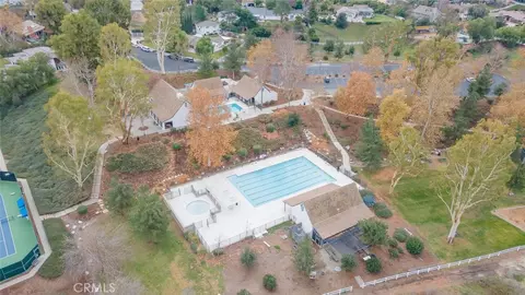 View/Area - 40265 Paseo Sereno, Temecula, CA 92591 photo 9 of 11