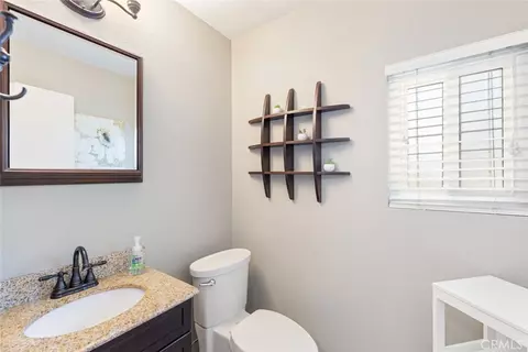 Bath - 40265 Paseo Sereno, Temecula, CA 92591 photo 1 of 4