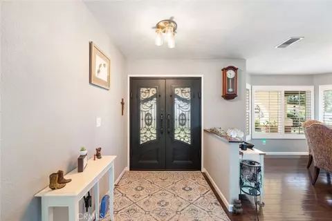 Entry Way - 40265 Paseo Sereno, Temecula, CA 92591 photo 2 of 3