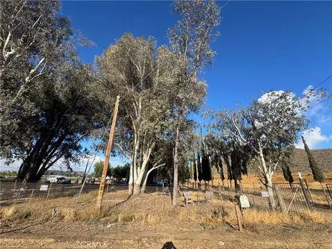 28265 California, Winchester, CA 92596