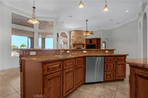 Kitchen - 32032 La Serena, Temecula, CA 92591 photo 5 of 6