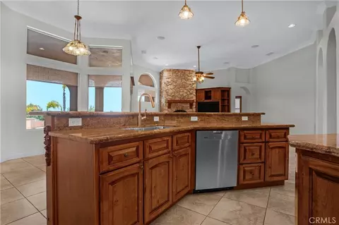Kitchen - 32032 La Serena, Temecula, CA 92591 photo 5 of 6