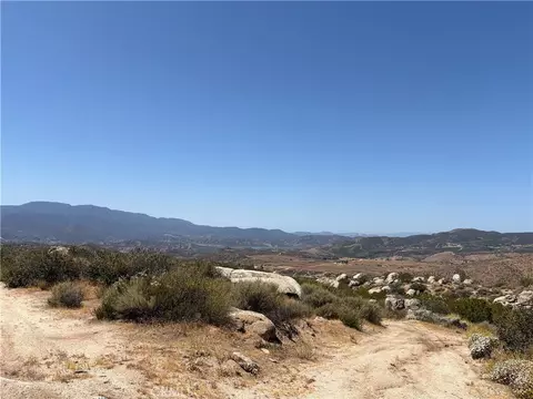 11 Sage Rd, Sage, CA 92544 photo 4