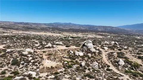 11 Sage Rd, Sage, CA 92544 photo 2