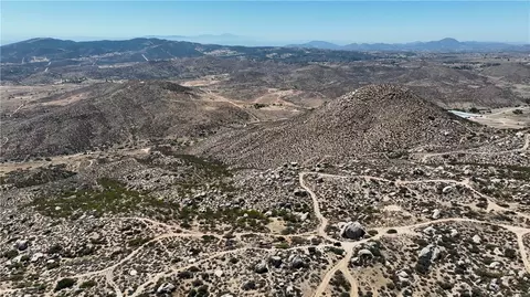 11 Sage Rd, Sage, CA 92544 photo 9