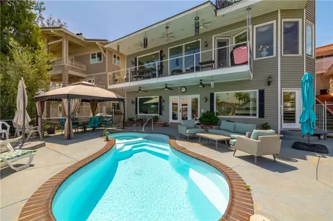 30594 Longhorn Dr, Canyon Lake, CA 92587
