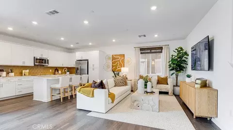 1360 Thunderbolt Ln, Rialto, CA 92376