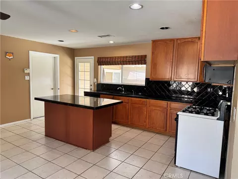 Kitchen - 39980 Via Fernando, Temecula, CA 92592 photo 6 of 6