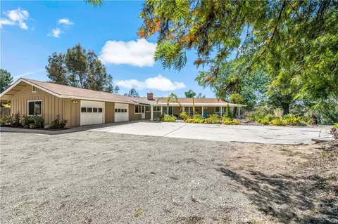 39980 Via Fernando, Temecula, CA 92592