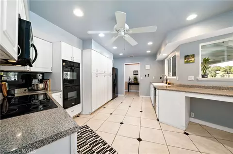Kitchen - 39980 Via Fernando, Temecula, CA 92592 photo 3 of 6