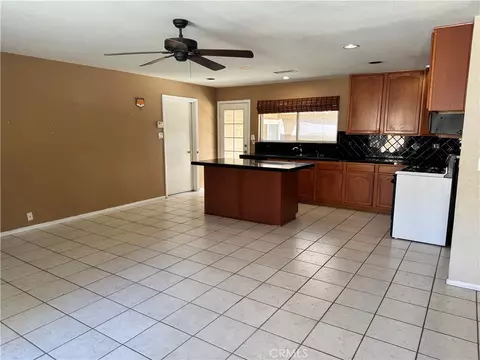 Living - 39980 Via Fernando, Temecula, CA 92592 photo 2 of 6