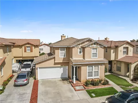 255 Roxanne Ln, Corona, CA 92882