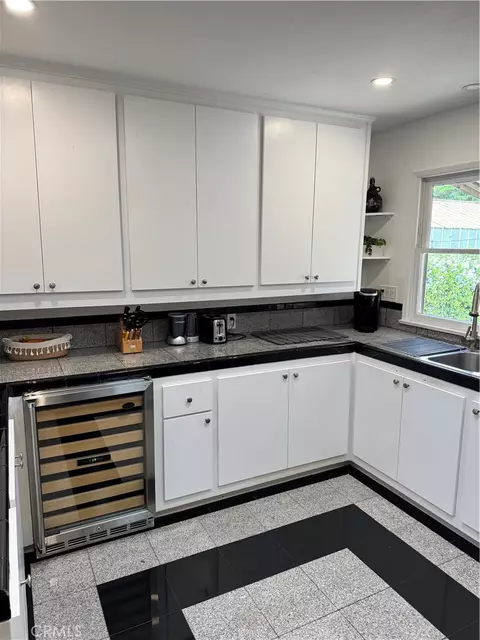 Kitchen - 155 Barhaven Ln, Fallbrook, CA 92028 photo 4 of 7