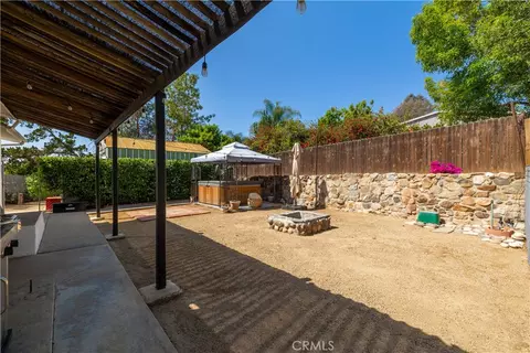 Exterior - 155 Barhaven Ln, Fallbrook, CA 92028 photo 7 of 17