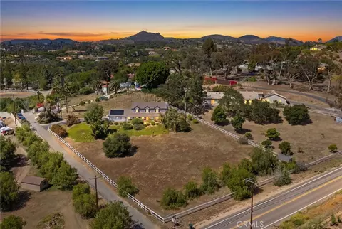 View/Area - 3162 Reche Rd, Fallbrook, CA 92028 photo 4 of 5
