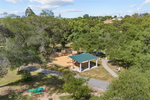 View/Area - 3162 Reche Rd, Fallbrook, CA 92028 photo 5 of 5