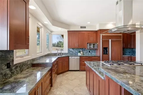 Kitchen - 1186 Lydia Ln, Fallbrook, CA 92028 photo 7 of 8