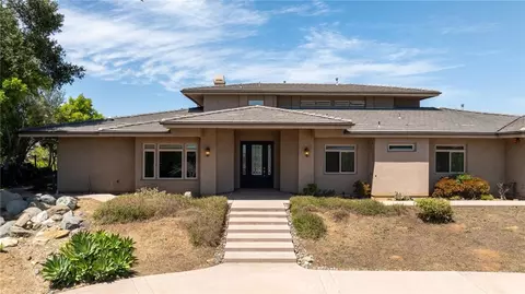 Exterior - 1186 Lydia Ln, Fallbrook, CA 92028 photo 1 of 6