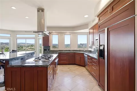 Kitchen - 1186 Lydia Ln, Fallbrook, CA 92028 photo 4 of 8