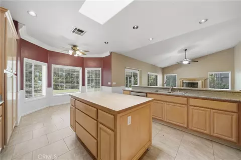 Kitchen - 32245 Refa Ct, Wildomar, CA 92595 photo 4 of 5