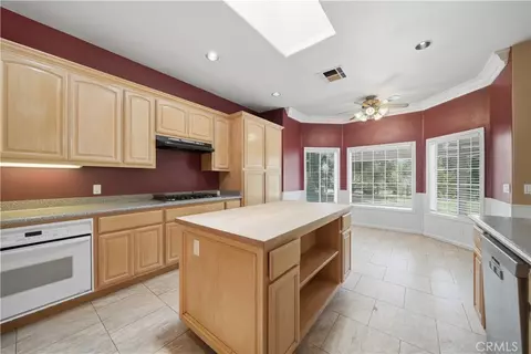 Kitchen - 32245 Refa Ct, Wildomar, CA 92595 photo 5 of 5