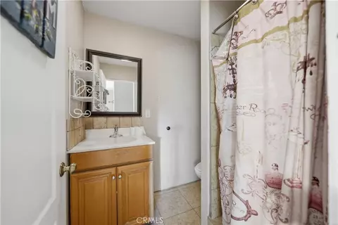 Bath - 32245 Refa Ct, Wildomar, CA 92595 photo 4 of 4