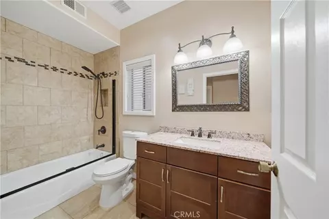 Bath - 32245 Refa Ct, Wildomar, CA 92595 photo 1 of 4